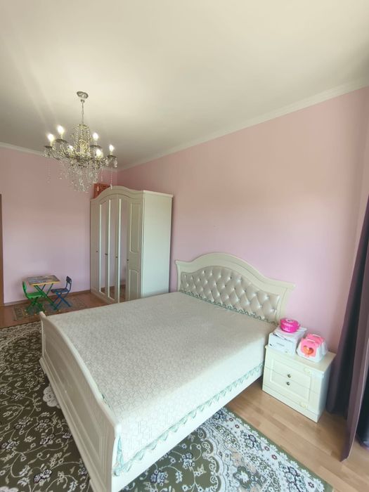 Продается спальный гарнитур