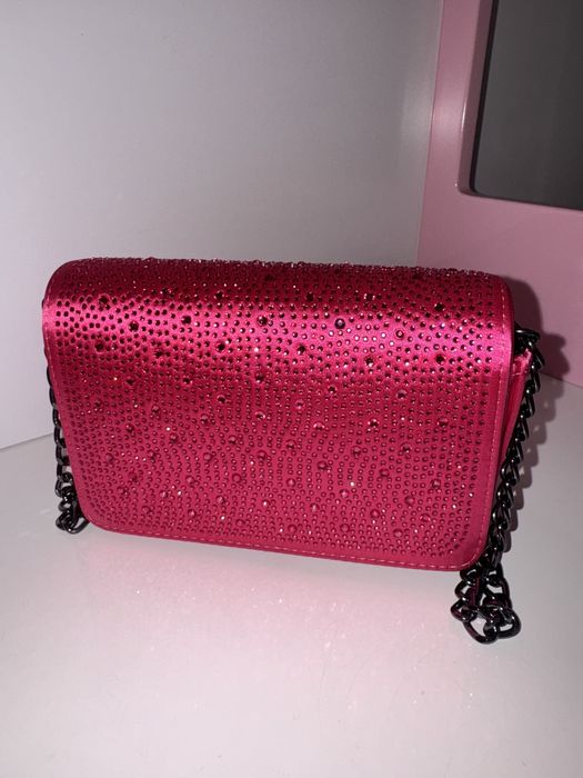 Токчета и чанта фуксия чисто нови