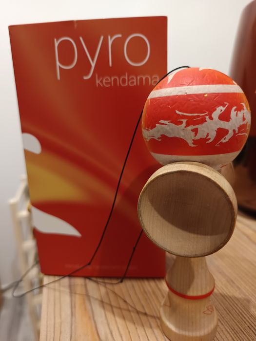 Kendama LOTUS Pyro Element - Ediție Limitată (Element Shape)