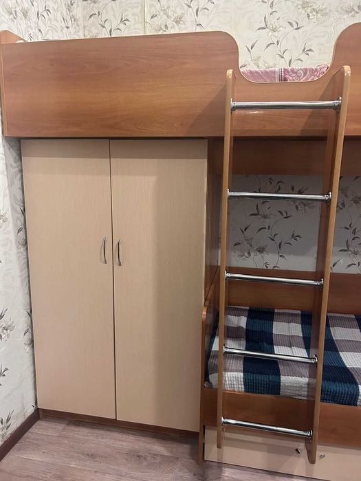 Продам двухъярусную кровать