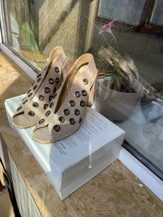 Продам босоножки кожа 37 размер