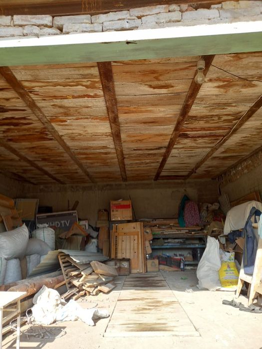 Гараж сотилади автобазани олдида