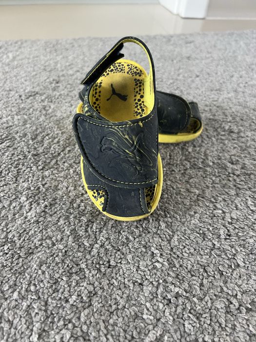 Sandale Puma marime 20 ca noi
