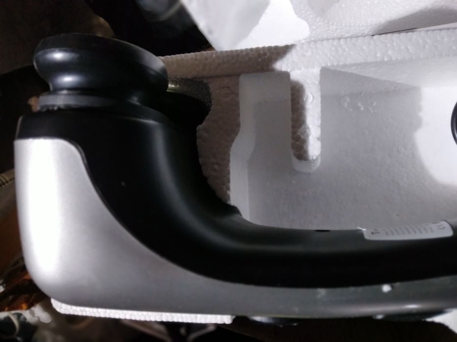 Vând  aparat masaj cu pietre de jad.