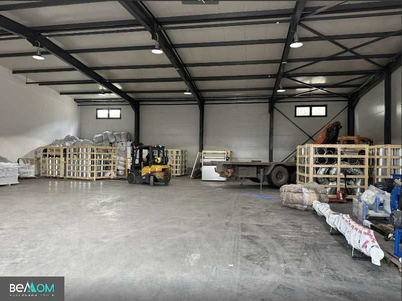 Дава се под наем Склад в Варна, Западна промишлена зона - 607 кв.м за 3095.7 € - Снимка #1