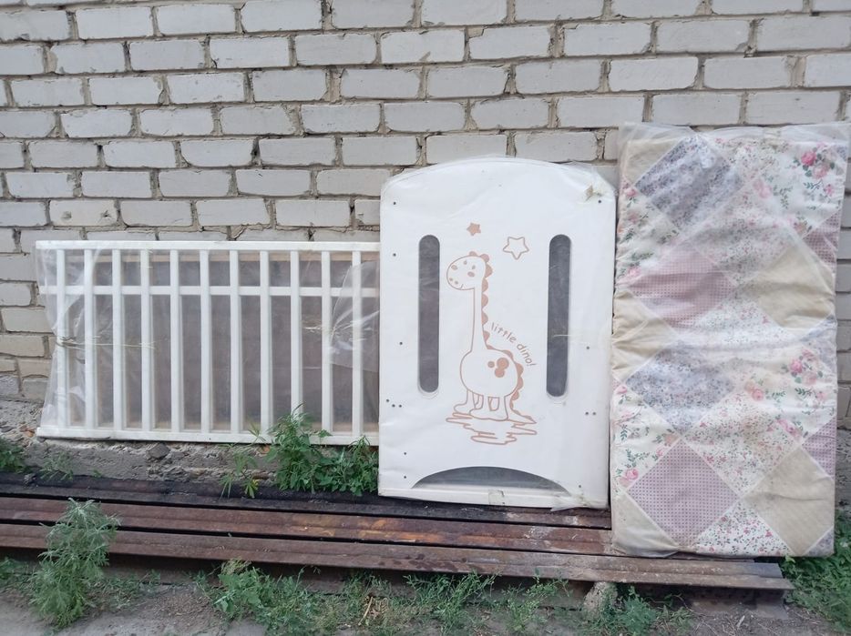 Детский кровать срочно