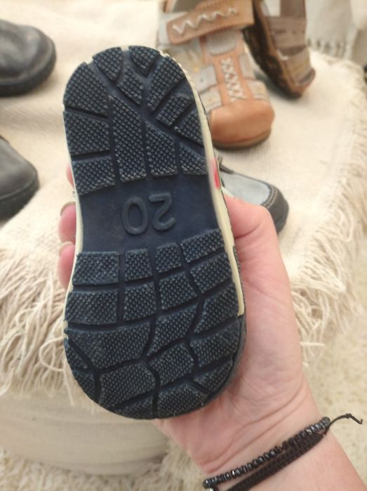 Обувки и сандали за момче