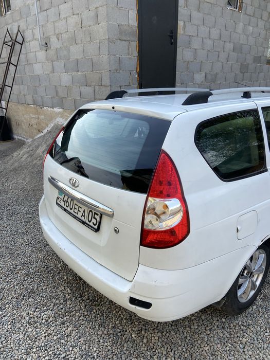 Лада приора универсал 2013года