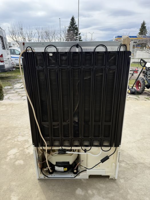 Малък хладилник за вграждане Миеле