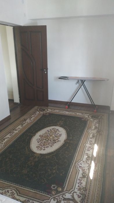 Сдам 2х комн. кв. около м.Шахристан. Маклерам: Не беспокоить!