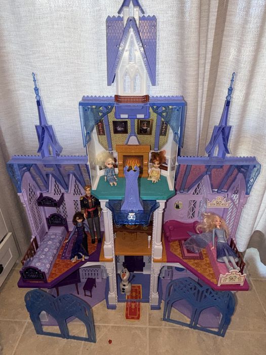 Disney Frozen II Замъкът Арендел