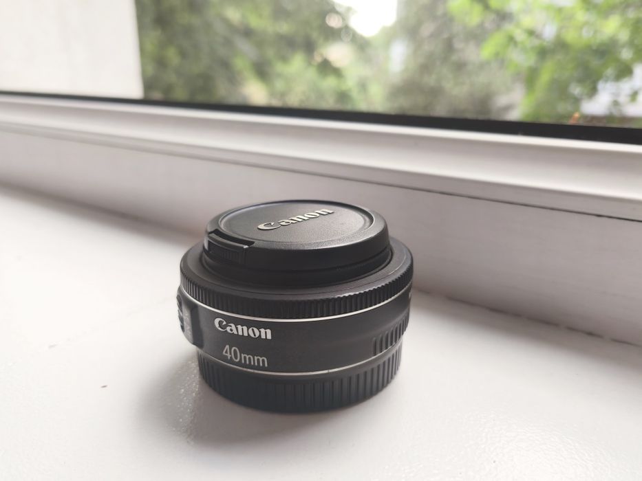 Canon EF 40mm f2.8 STM ( pancake)