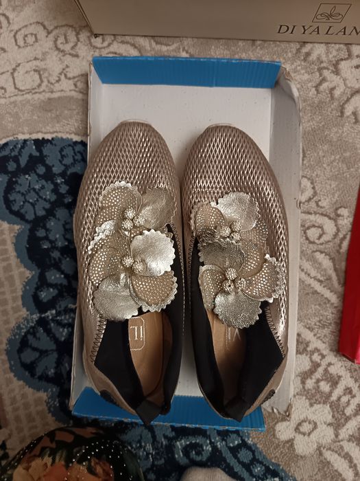 Обувь для спорта на выход