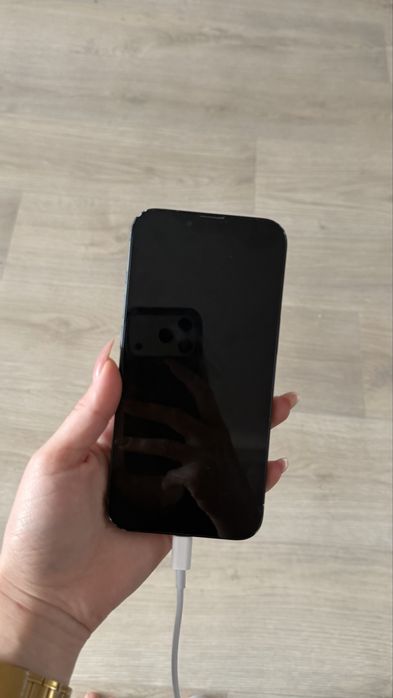 Продам 14 айфон 128гб