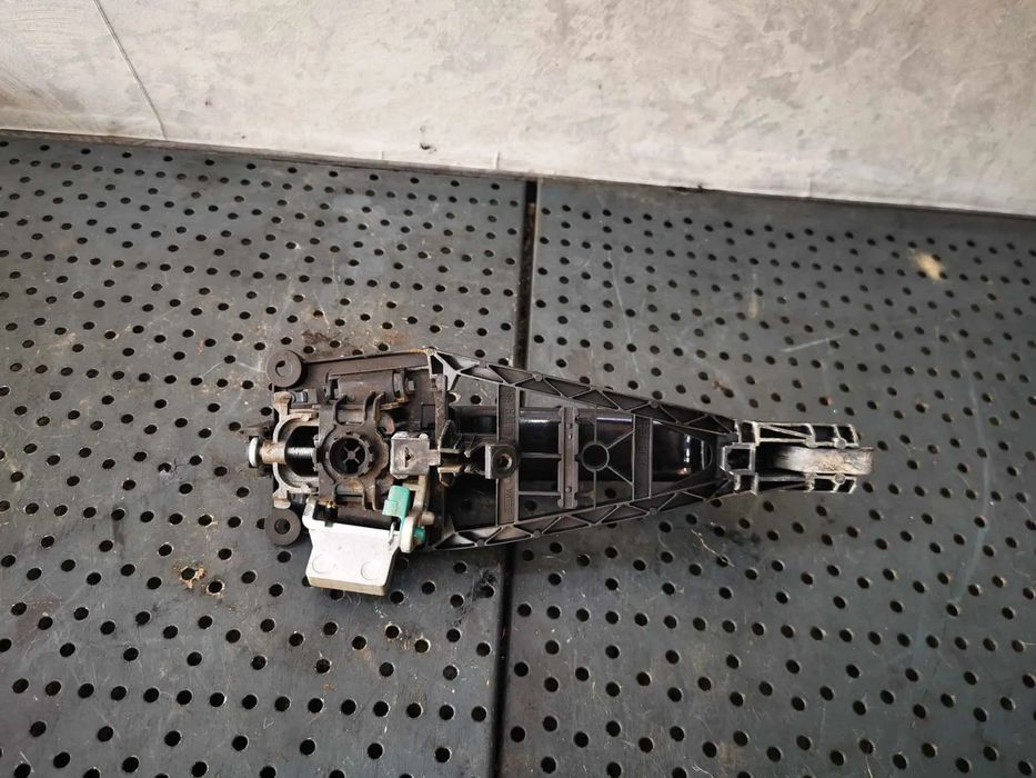 Maner usa dreapta fata opel astra h a04