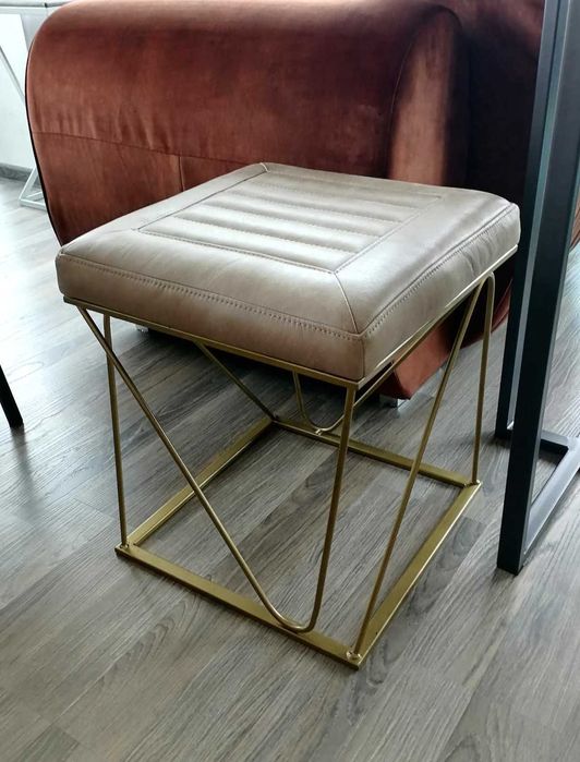 Pouf, taburet tapițat