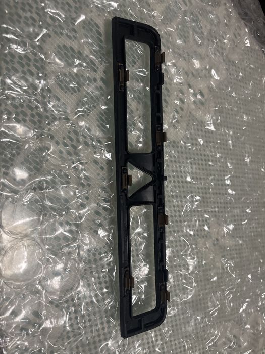 ПЕРФЕКТНА! Централна лайсна/панел за табло Audi A3 8L