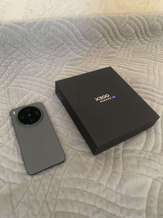 Продается vivo x300 cn 256/12