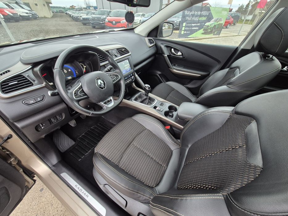 RENAULT KADJAR 1.2 TCE/ Euro 6 / Navigatie / Camera  / Panorama / Led