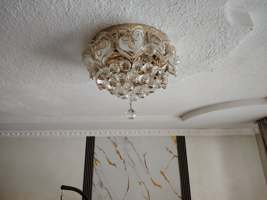 Люстры. Две шт. Продам