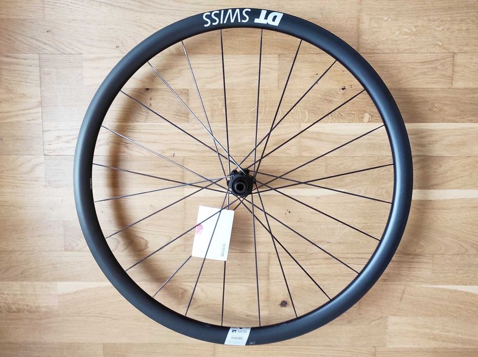 Roata spate DT Swiss A1800 Spline 30 700C 12x142mm Disc noua