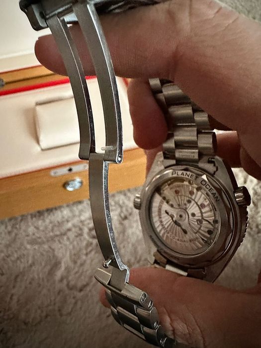 Omega seamaster planet ocean black-white 43.5mm