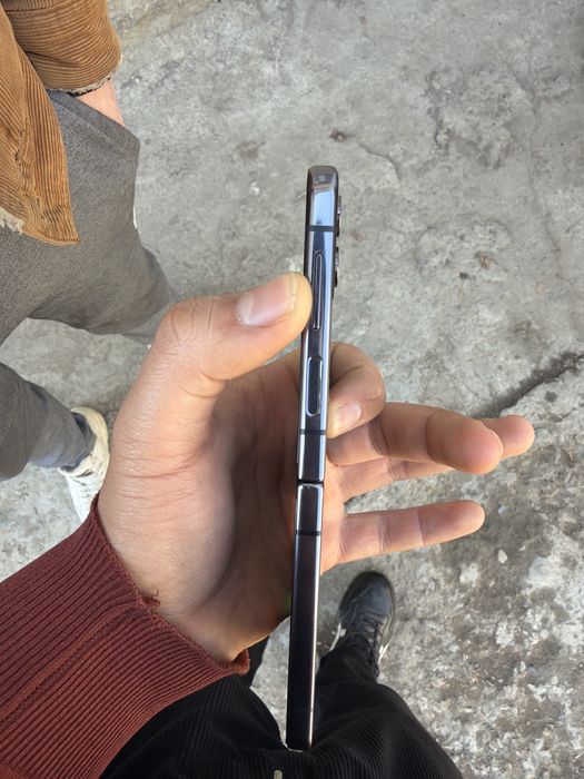 Galaxy Z flip4 srochno sotiladi