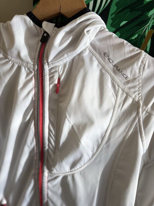 Дамско спортно яке Endurance