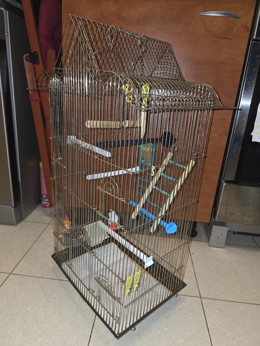 Colivie pentru pasari completă, mare și funcțională