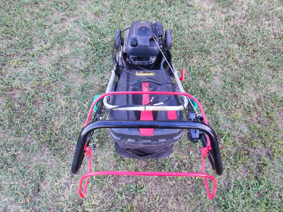 Бензинова самоходна косачка с кош Hemak BriggsStratton 146cc 3кс 4t 46см 27кг 2021г