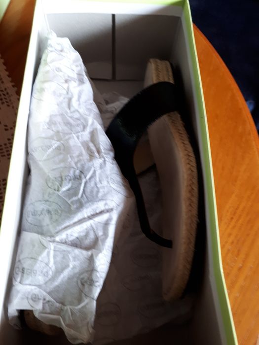 Уникални дамски чехли-нови