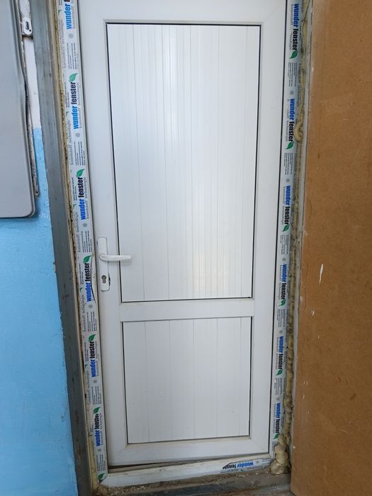 Дверь входная железная