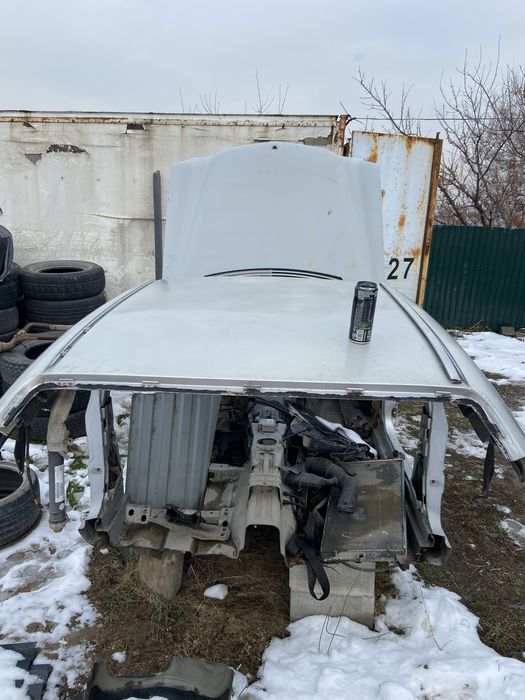 Мерс лупарик w210 на разбор по запчастям.