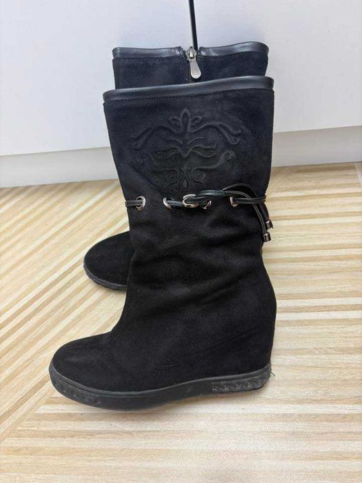 Дамски боти и ботуши