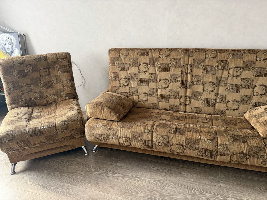 Продам диван и кресло