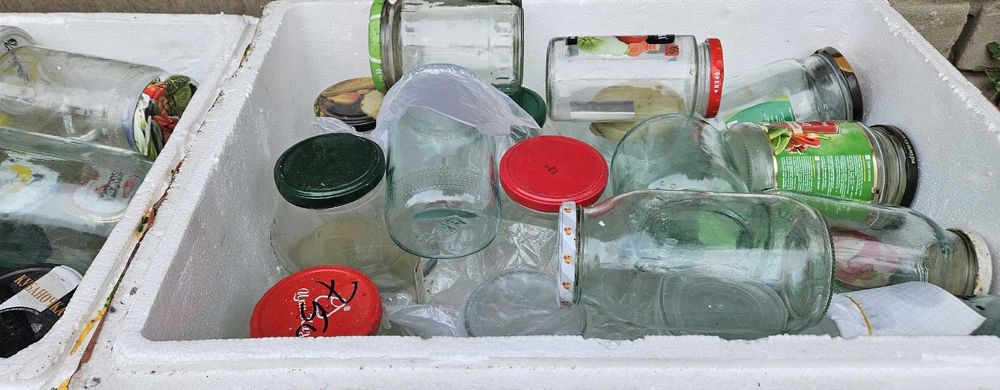 Банки стеклянные разного объема