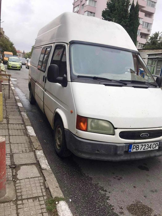 Пордавам бус Форд Транзит