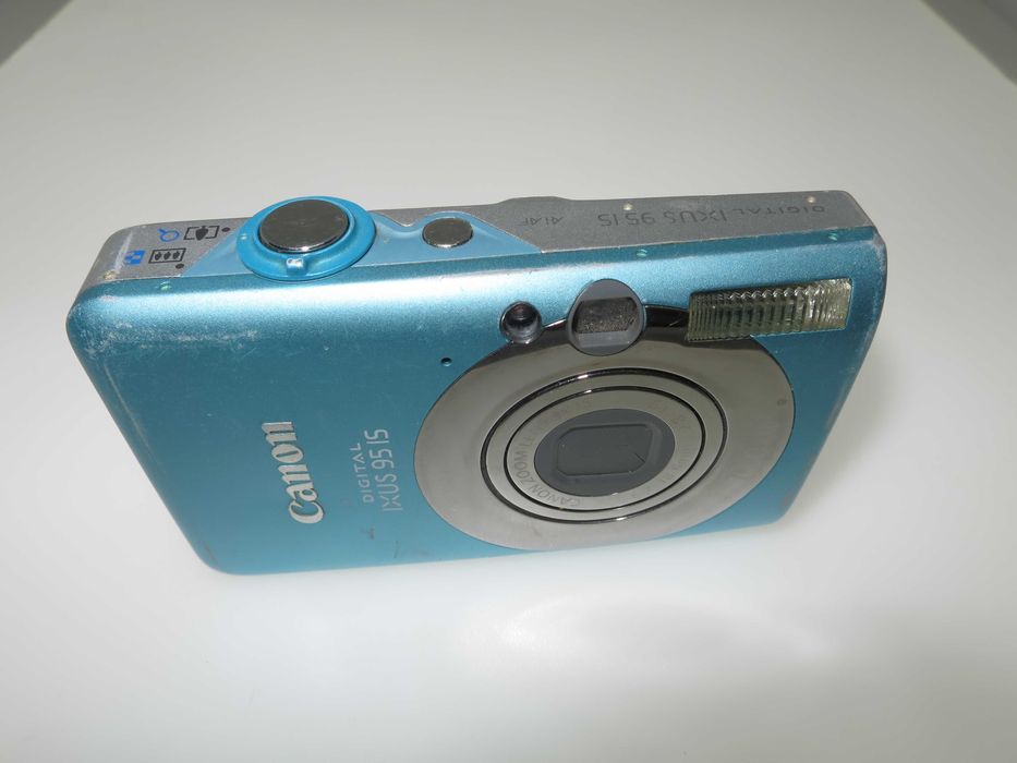 Canon IXUS 95 ултра компактен фотоапарат камера работи перфектно