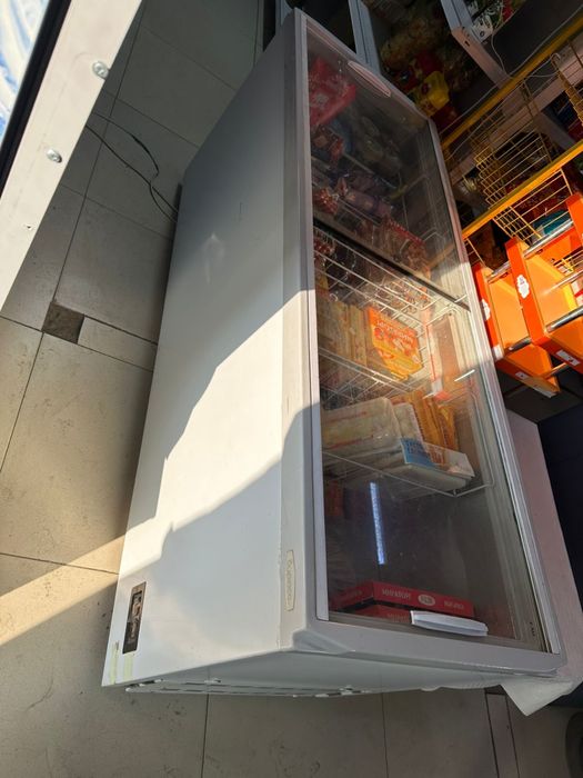 Продам морозильник