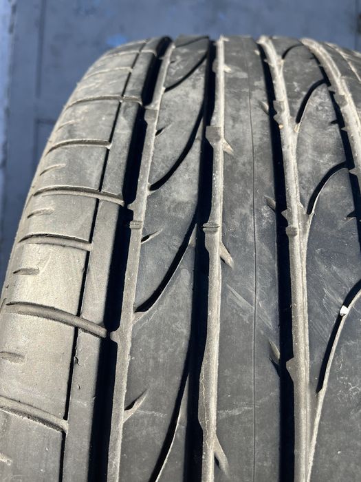 2 бр. летни гуми 235/45/19 Bridgestone DOT 1222 5/6 mm