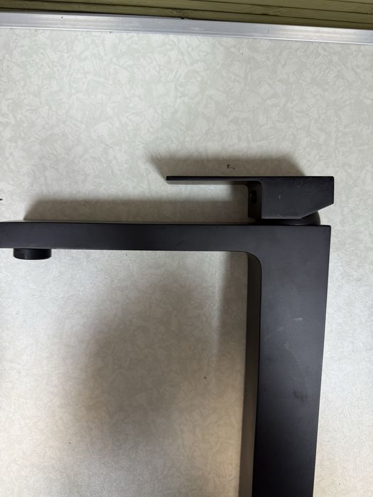 Висок смесител за баня ( Черен )