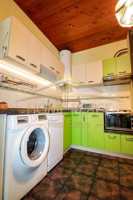 Дава се под наем Етаж от къща в Варна, Нептун - 120 кв.м за 561 € - Снимка #1