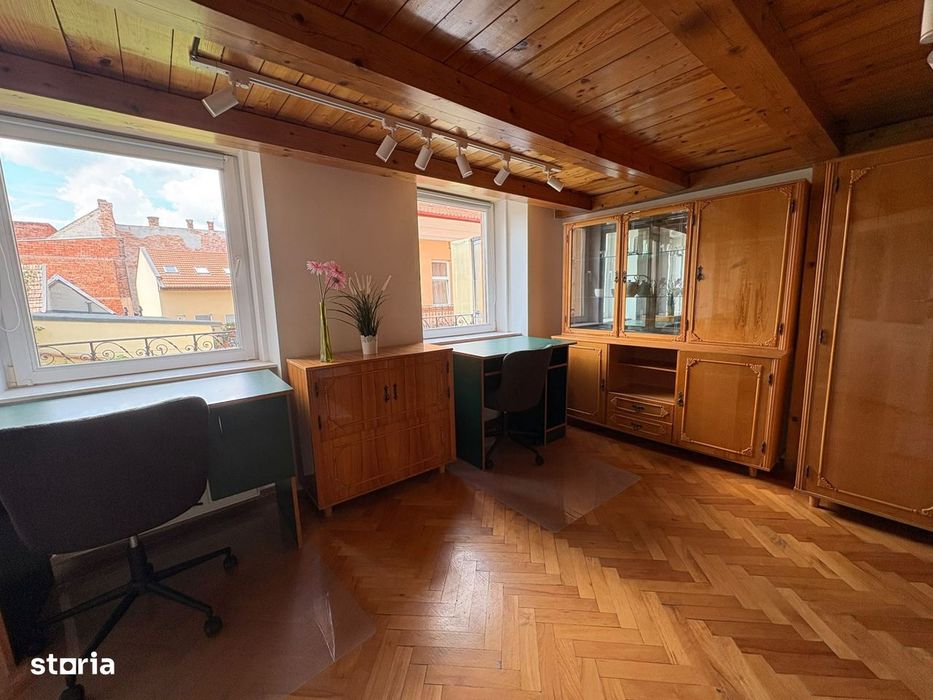 Apartament ULTRACENTRAL 3 camere | 2 dormitoare | 2 bai | balcon + cur