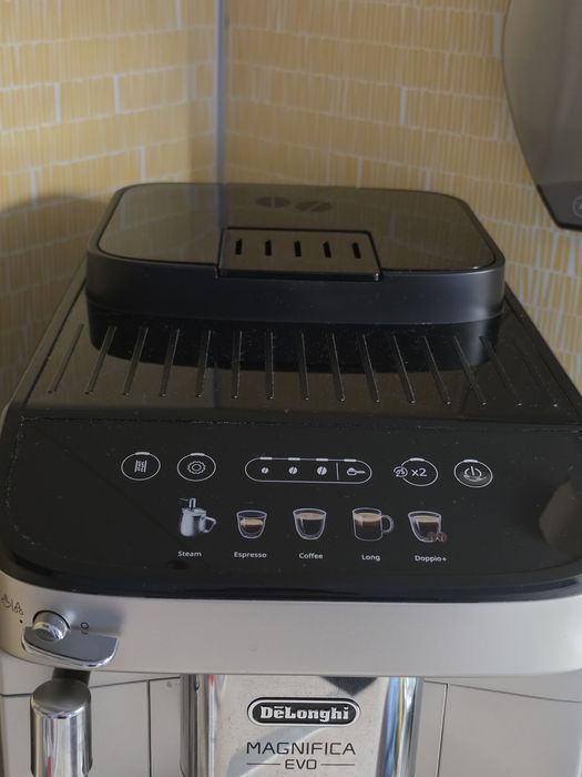 Espressor automat De'Longhi Magnifica Evo ECAM