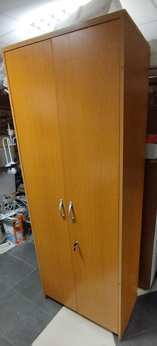 Офис шкафове - Двукрили гардероби за документи с рафтове  6 бр. череша