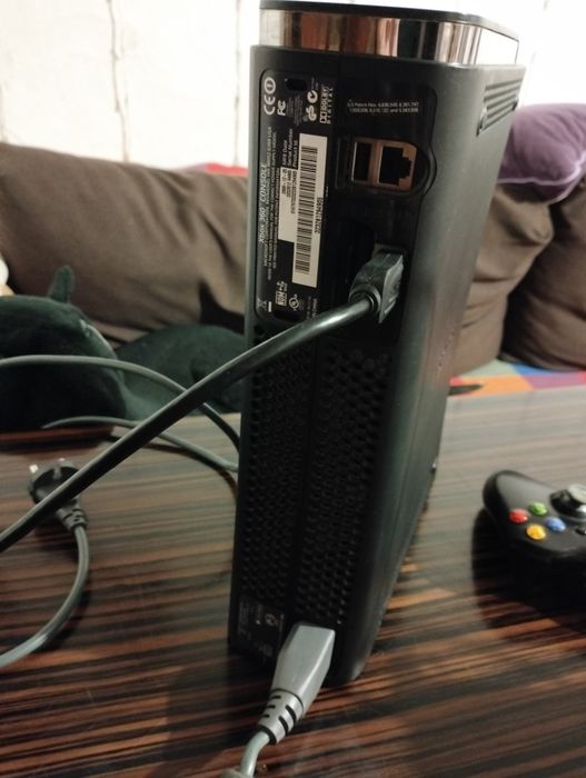 Продам Xbox 360.
