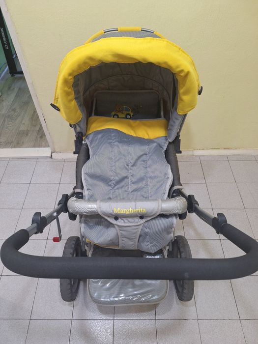 Продавам бебешка количка "Чиполино"