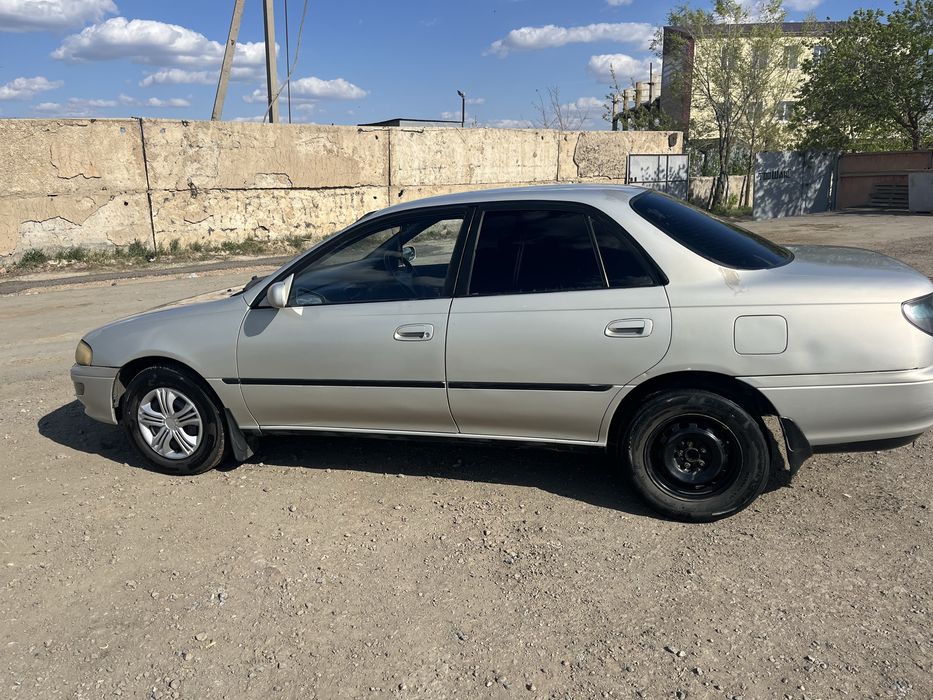 Продам автомобиль тойота карина