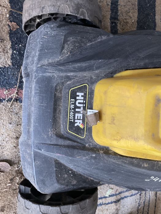 Продам газонокосилку на запчасти