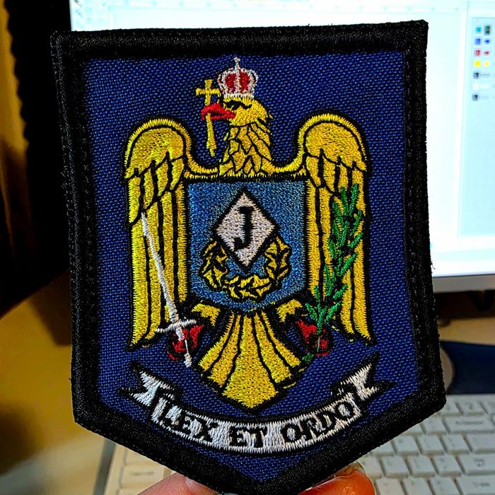La comanda,Patch-uri, embleme, nominale pentru militari, politie, subo